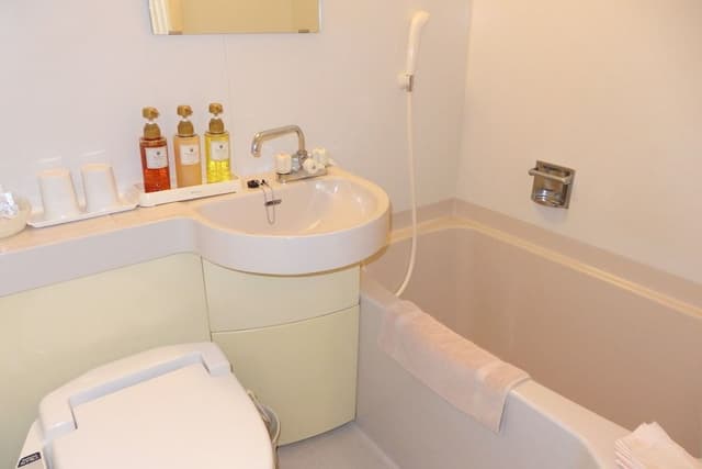 Single Room, Smoking