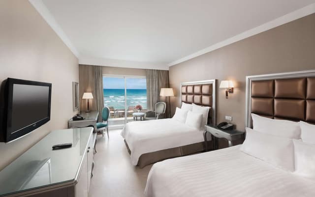TWIN EXECUTIVE ROOM WITH PARTIAL SEA VIEW