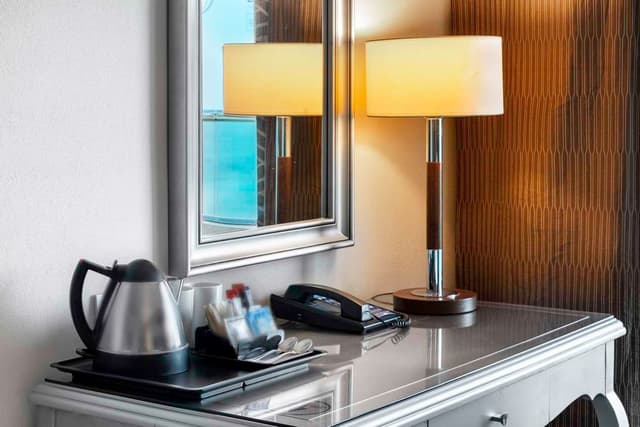 TWIN EXECUTIVE ROOM WITH PARTIAL SEA VIEW