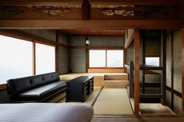 Traditional Room with Open-air-Cypress bath