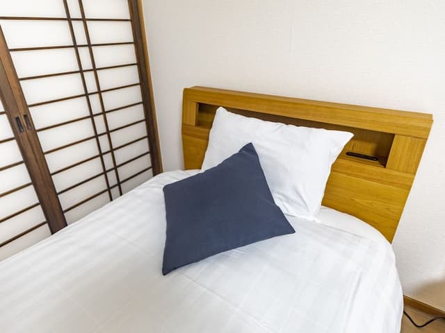 Triple Room, Non Smoking, Shared Bathroom