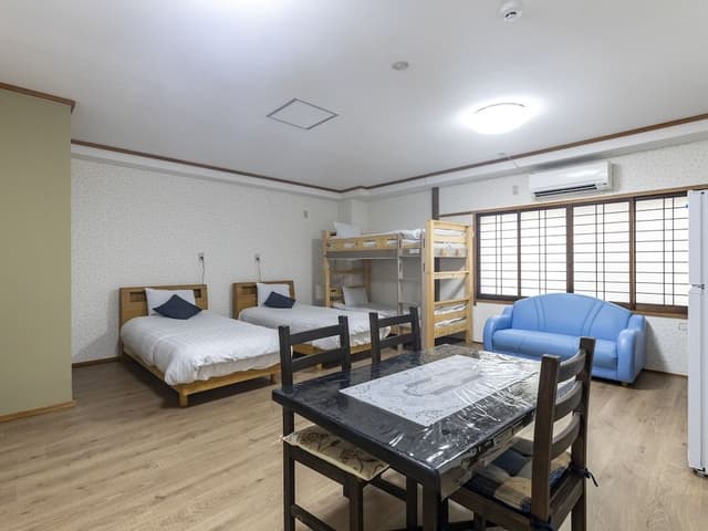 Quadruple Room, 4 Bedrooms, Non Smoking, Shared Bathroom
