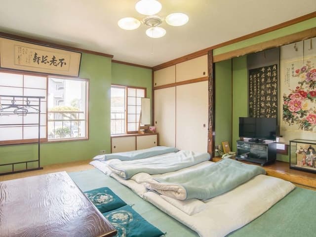 Japanese Style Room with Shared Bath/Toilet (10 tatami mats)
