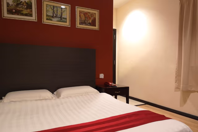 Deluxe Queen Room