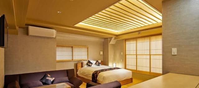 Queen Suite with Spa Bath