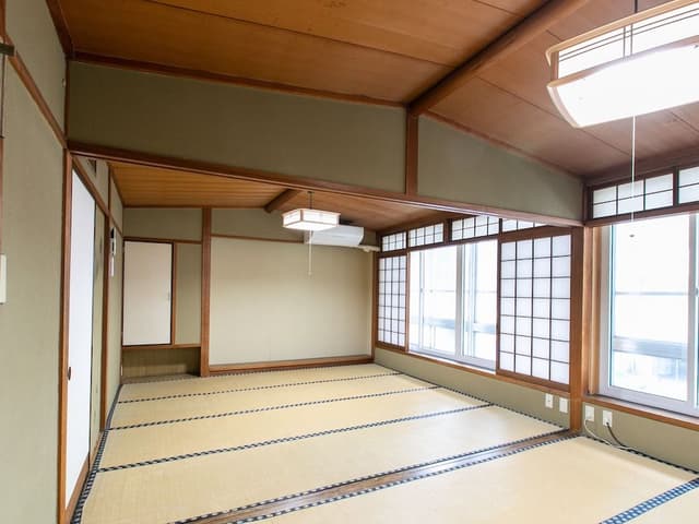 Japanese Room With Shared Washroom- 8 Pax