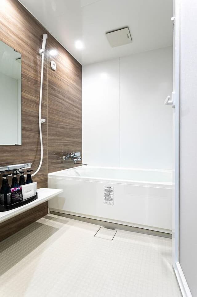 Double Room, Smoking