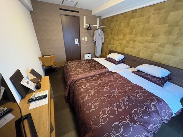 Basic Twin Room, 2 Bedrooms, Non Smoking, Mountain View