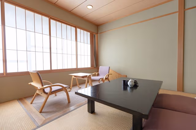 Japanese Room With Shared Washroom- Family