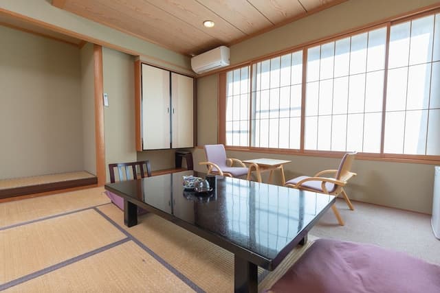 Japanese Room- Quadruple