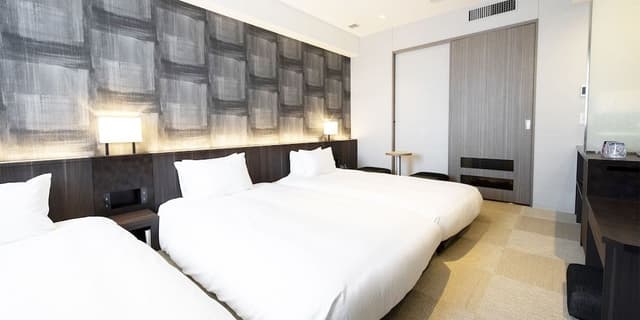Corner Triple Room