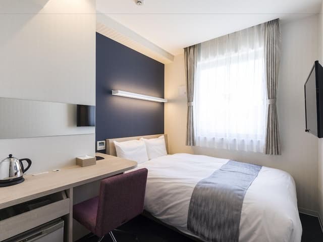Single Room, 1 Double Bed, Non Smoking, Light Breakfast Included