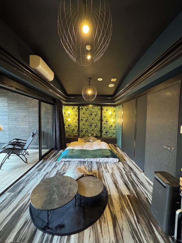 Deluxe Suite