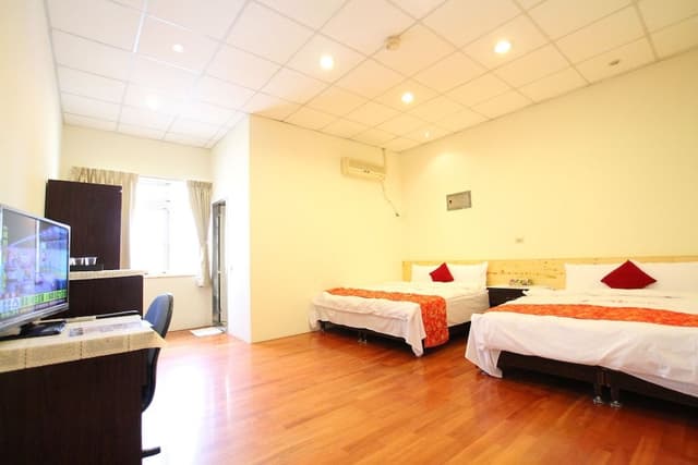 Standard Double Room, No Windows