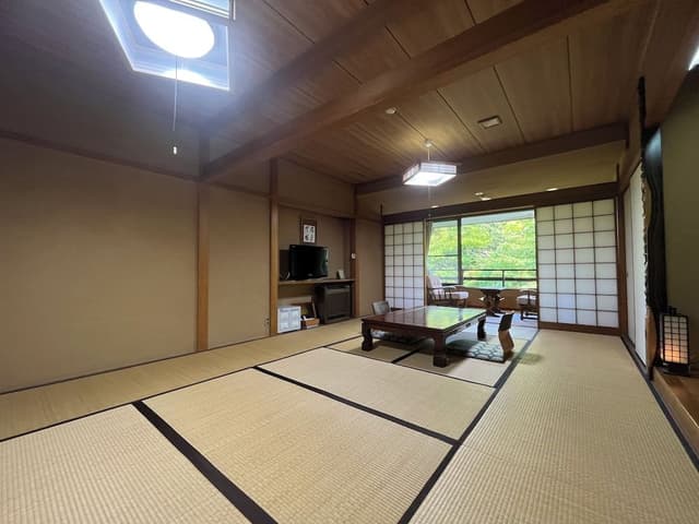 Japanese Style Room for 5 Guests