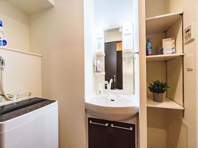 1 Bed Room