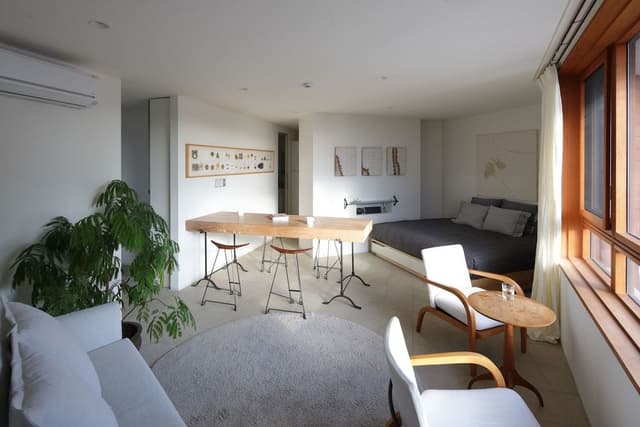 Room (A4)