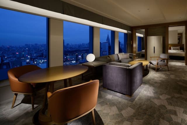 Premier Grand - Suite King with the Club Lounge and Breakfast