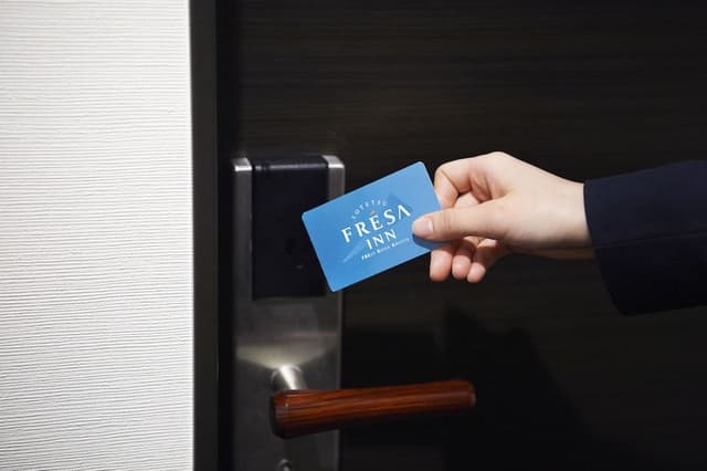 Room, Connecting Rooms