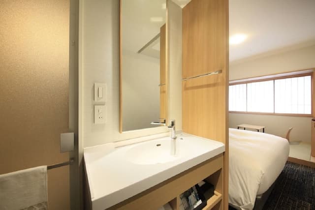 Comfort Single Room, 1 Queen Bed, Non Smoking