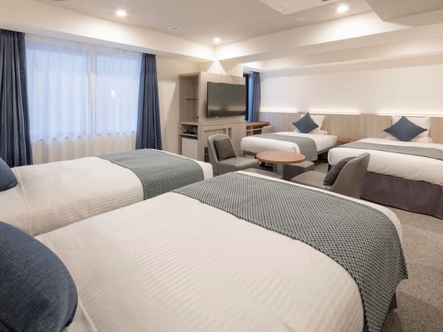 Deluxe Fourth Room