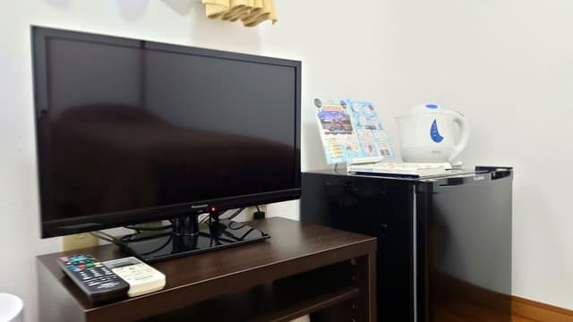 Single Room, Shared Bathroom