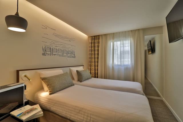 Standard Twin Room
