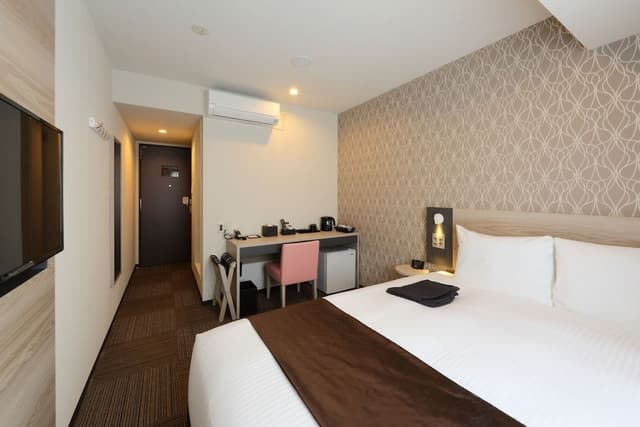 Single Room, Smoking (Meal for children will be free)