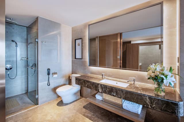 Grand Deluxe Suite, Suite, 1 King, Lake view