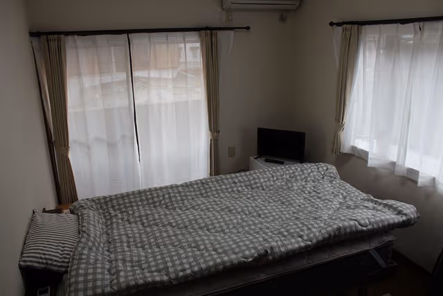 Double Room, Non Smoking, Shared Bathroom (A)