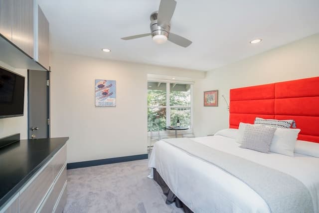 Room, 2 Bedrooms