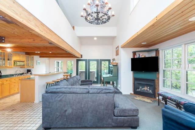 Condo, 2 Bedrooms