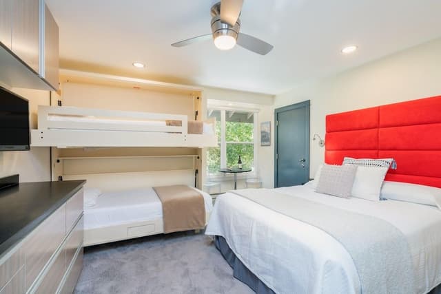 Room, 2 Bedrooms