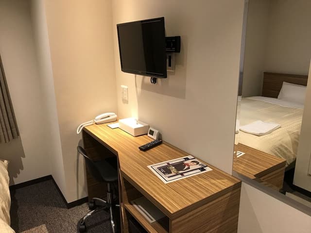Semi Double Room, Smoking