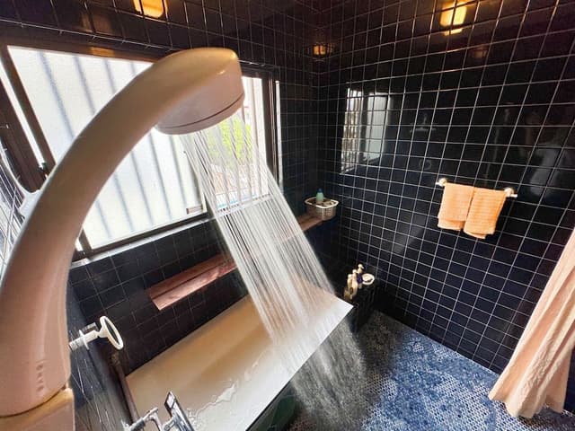 Economy Twin Room, Shared Bathroom