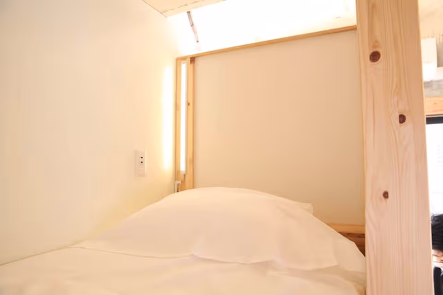 Shared Dormitory, Women only
