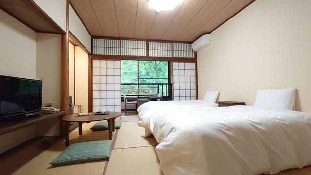 Japanese-style Twin Room with Shared Bathroom (Non Smoking)