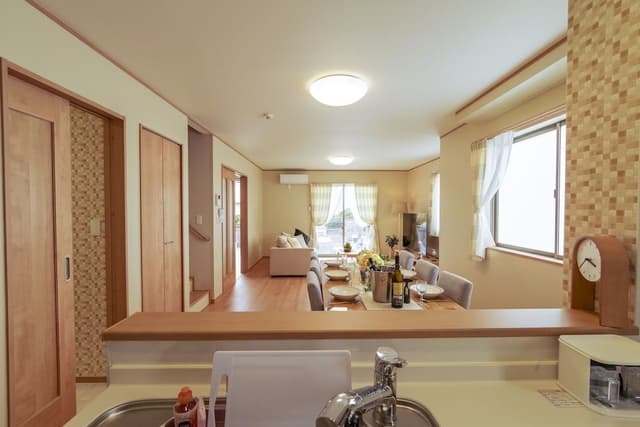House, 4 Bedrooms