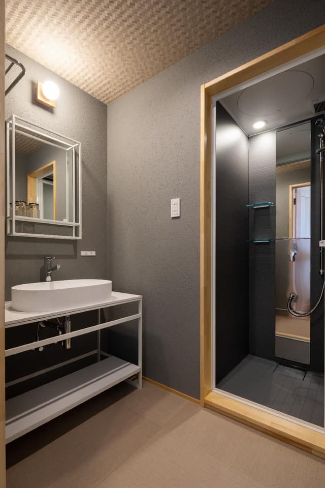 Twin Room with Shower