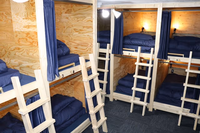 Mixed Dormitory (L)