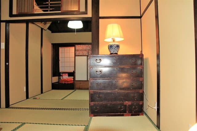 Traditional Townhome, 4 Bedrooms, Non Smoking, City View