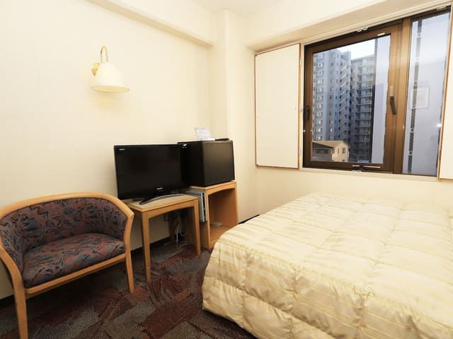 Double Room, Smoking