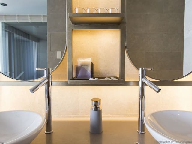 Anteroom Suite (2 Double beds with 2 sofa beds)