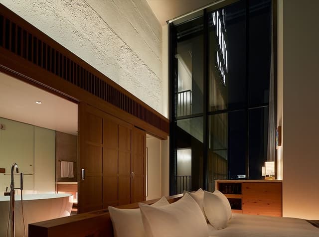 Panorama Suite (11th/13th Floor)