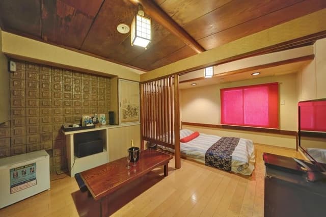 Basic Double Room, 1 Double Bed, Smoking