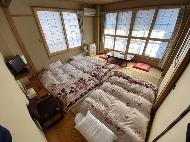 Japanese Style Triple Room with Private Toilet and Shared Bathroom