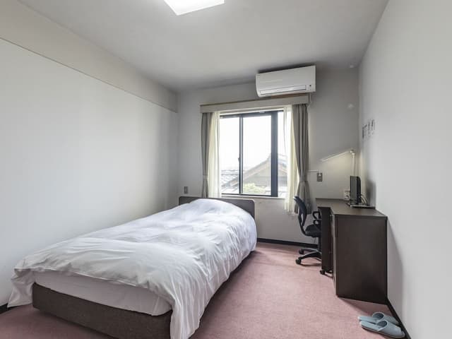 Single Room, Non Smoking, Shared Bathroom