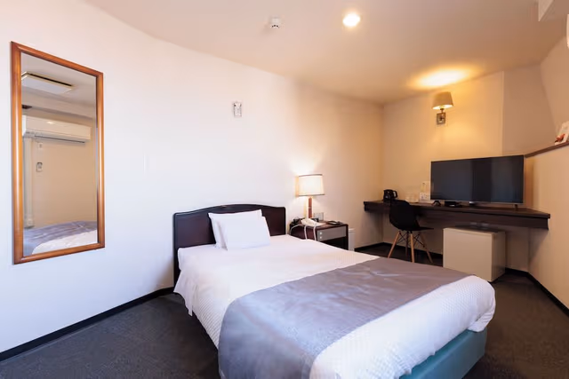 Basic Single Room, Smoking