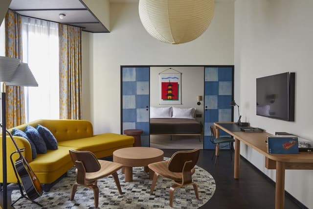 Ace Suite, Non Smoking (Sleeps: 2 adults and 1 child under 12 yrs)