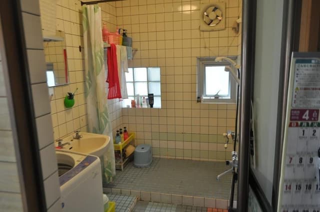 Shared Dormitory, Women only, Shared Bathroom